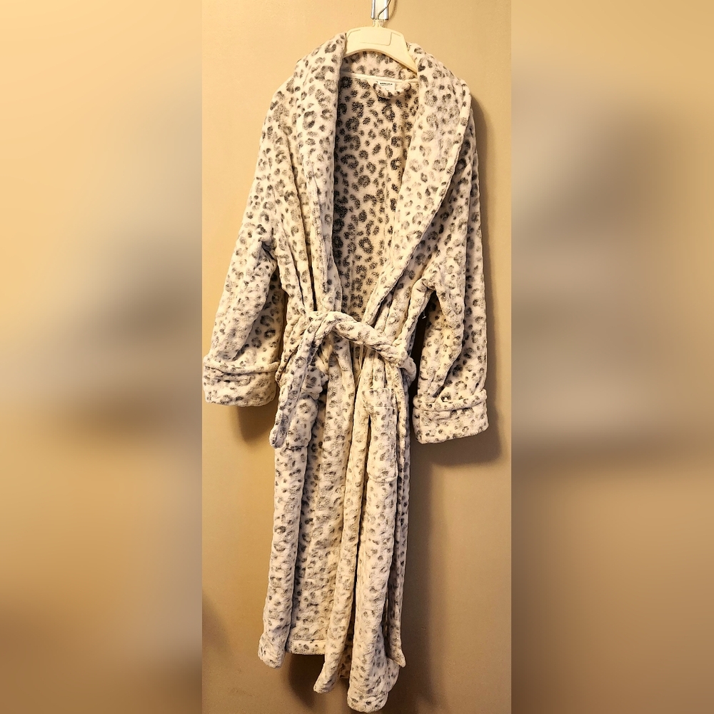 Leopard Print Plush Robe